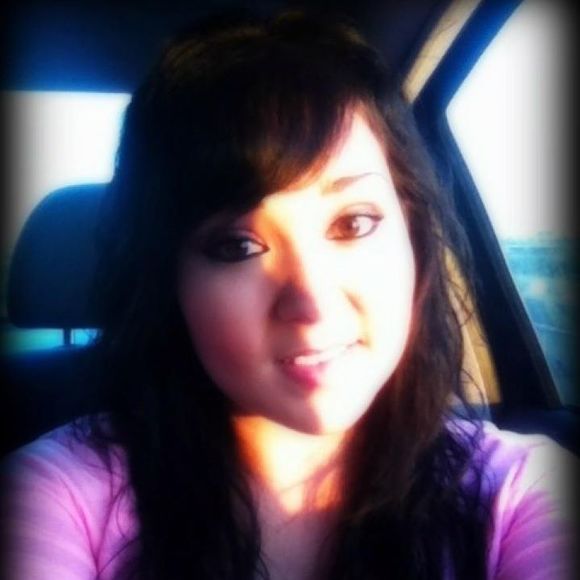 Meet your Posher, Claudia - Picture 1 of 1